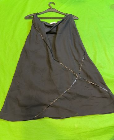 Schwarzes Pailletten-Kleid
