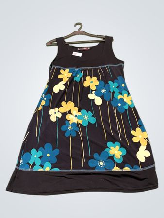 La mode est à Vous Schwarzes Ärmelloses Blumenkleid