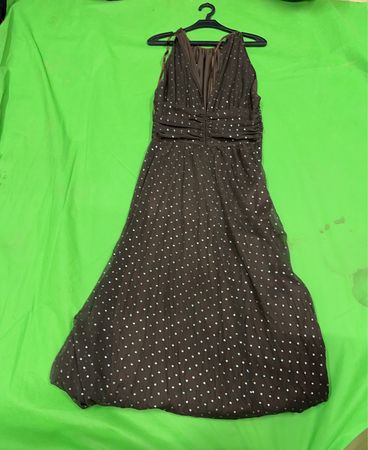 Braunes Punktemuster-Halterkleid
