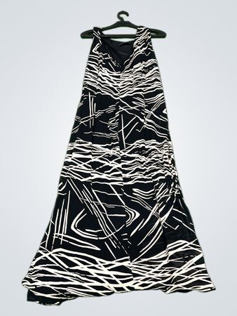 SELECT BY PAR57 Schwarzes & Weißes Abstraktes Druck Maxi-Kleid
