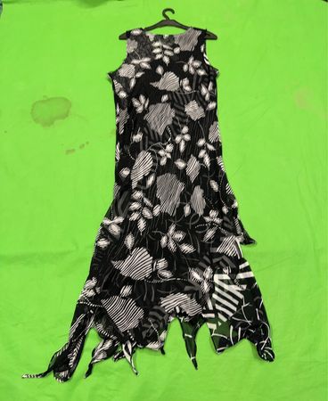 Vintage Vanguard Schwarz-Weiße Blumenmusterkleid