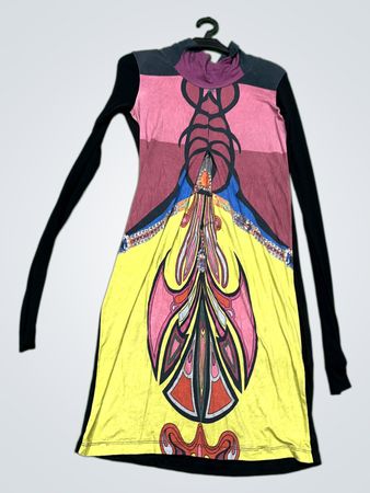 fehu. Kleid mit abstraktem Druck