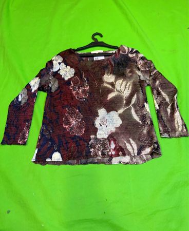 UN JOUR AILLEURS Floral Print Langarmshirt