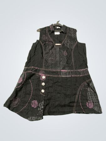 VETTIMO Schwarzes Ärmelloses Kleid mit Lila Blumenmuster