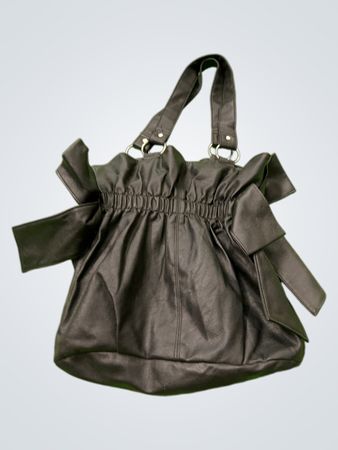 Claires Schwarze Kunstleder Hobo Tasche mit Schleifen