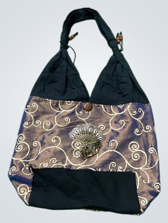 Handtasche mit gestickten Wirbeln