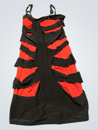 Feel Free London Rot und Schwarz Geschichtetes Mini-Kleid