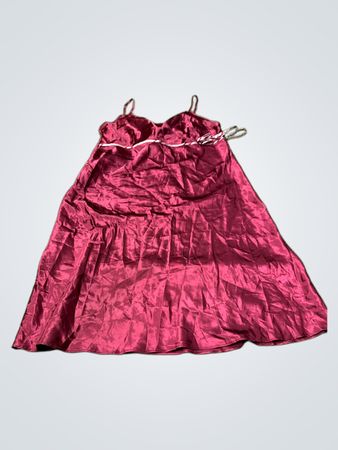 Couleur nuit Burgunder Satin Nachthemd