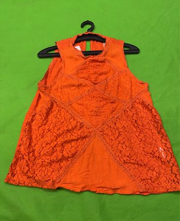 Miss LIBERTO Orange Spitze Detail Top