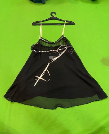 Schwarzes durchscheinendes Babydoll-Negligee