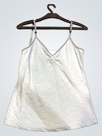 Hellblaues Trägershirt