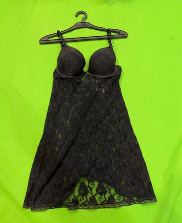 Schwarzes Spitzen-Babydoll