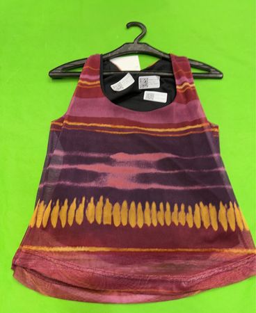 Mesh-Top mit abstraktem Print