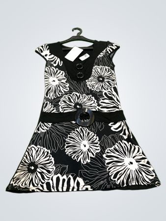 Schwarz-weißes Blumendruckkleid mit Gürtel