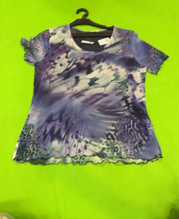 Durchsichtige Schmetterlingsdruck-Bluse mit Rüschensaum