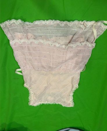 Bluse mit pinkfarbenem Spitzenbesatz