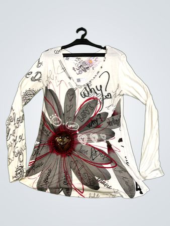 Weißes Langarm-T-Shirt mit floraler und textlicher Grafik