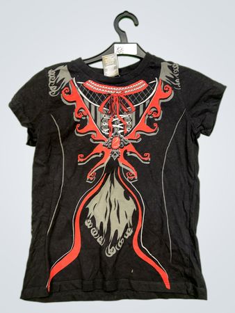 Schwarzes T-Shirt mit ro grafischer und grauer Grafik