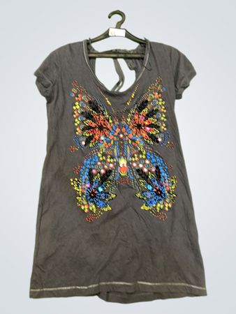 Graues T-Shirt mit Schmetterlingsdesign