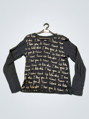 Schwarzes Langarmhemd mit Textdruck