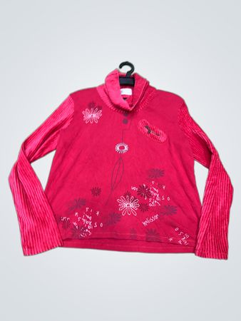 Rotes Rollkragenlangarmshirt mit Blumendruck