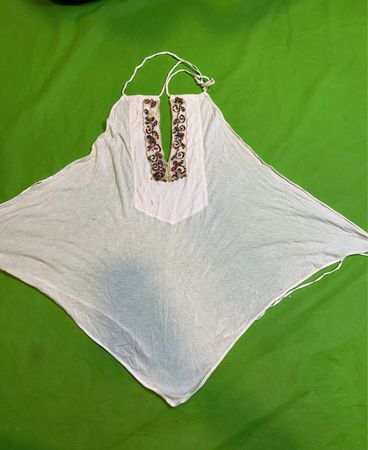 Weißes V-Ausschnitt Kaftan-Top mit bunten Pailletten