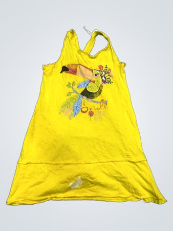 Gelbes Kleid mit Tucan-Print
