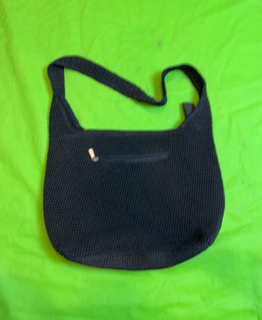 Die Sak Dunkelblaue Häkel-Umhängetasche