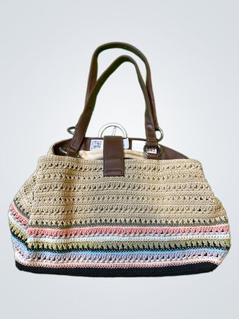 Häkelte Strohhandschuh mit Lederbesatz