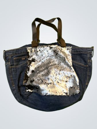 Denim-Tote mit Paillettenpaneel und Lederträgern