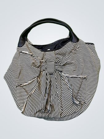 Candie's gestreifte Bogen-Handtasche
