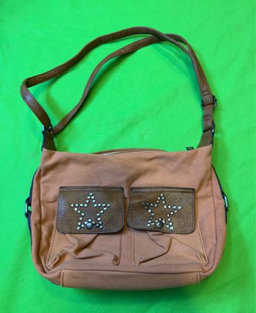 Braune Canvas-Crossbody-Tasche mit Sterneverzierungen