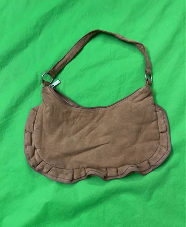 Braune Schultertasche mit floralem Stickerei