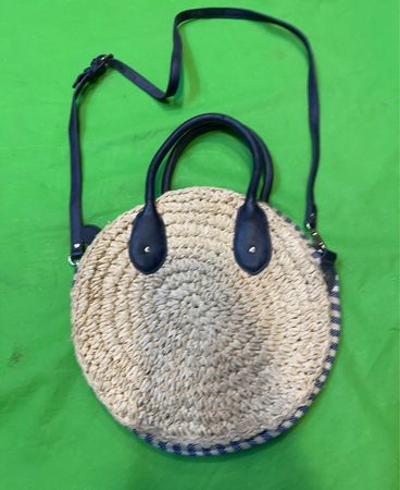 Talbots Rundstroh Tasche mit blauer Umrandung