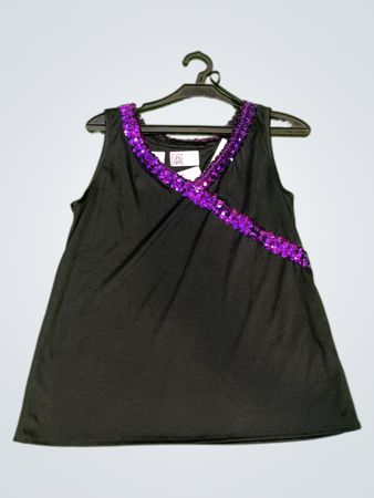 Schwarzes ärmelloses Top mit lila Paillettenbesatz