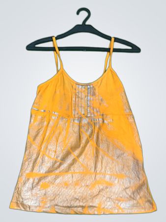Orangene Camisole mit metallischem Spritzdruck