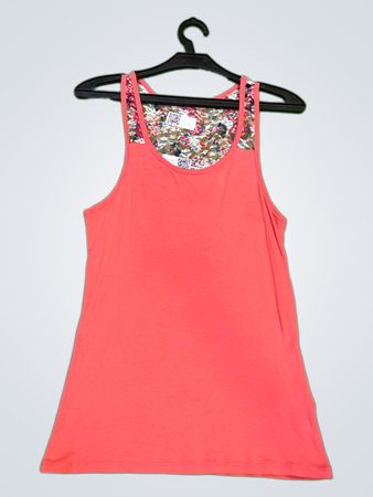 Korallenfarbenes Tanktop mit floralem Rückenteil