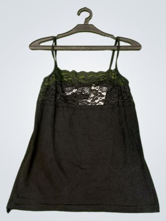 Schwarze Spitzenbesatz-Top