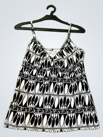 Schwarzes und weißes gemustertes Tanktop