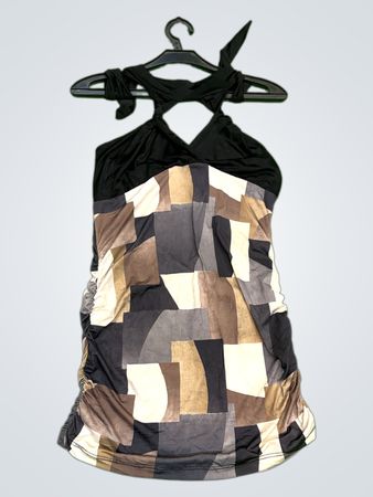 Raffinierter geometrischer Druck Halterkleid