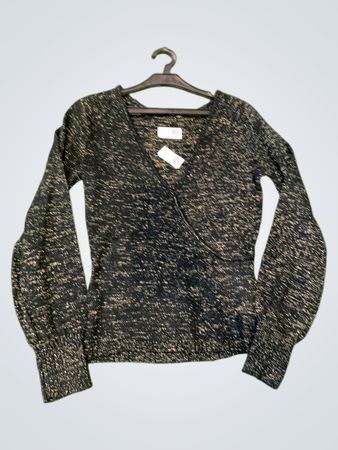 Schwarze und goldene metallische Strickwickeljacke