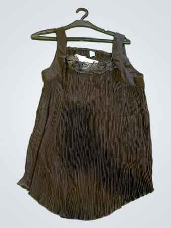 Braunes gefaltetes Tanktop mit Spitzen Detail
