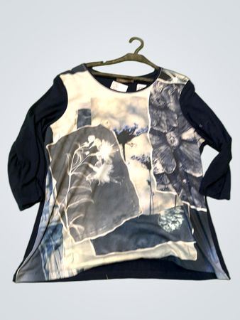 Claude Astelle Damen Blau Blumenmuster Langarmoberteil