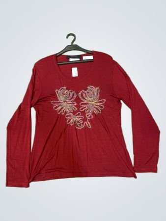 EVALINKA Burgunderfarbenes Langarmtop mit floralem Design