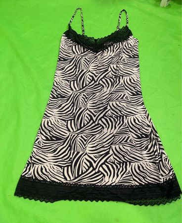 Zebra-Print Schlafkleid mit Spitzenbesatz