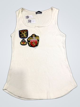 Weißes Tanktop mit Aufnähern