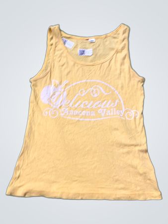 Gelbes Tanktop mit "Delicious Anaconda Valley" Grafik