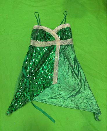 Grünes Pailletten-Kleid