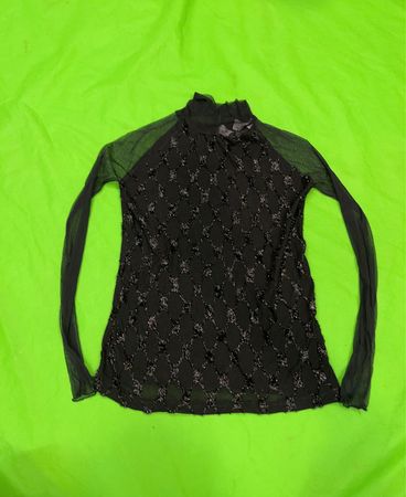 Schwarzes Mesh-Mockneck-Oberteil mit Diamantmuster
