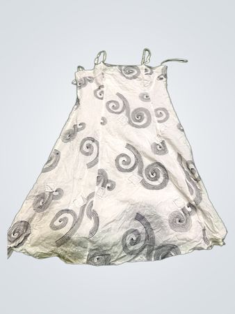 Fijus Weißes Kleid mit Wirbelmuster